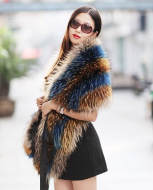 Women's Raccoon Fur Shawl