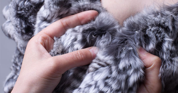 Knitted Chinchilla Fur Cape 038 Details 2