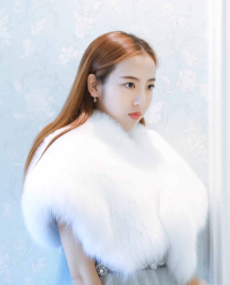 Fox Fur Capelet 882 White Details 1