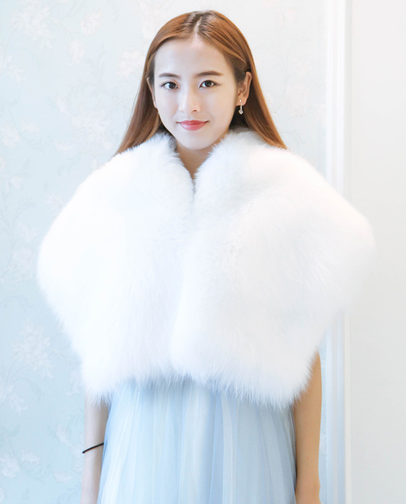 Fox Fur Capelet 882 White Details 2