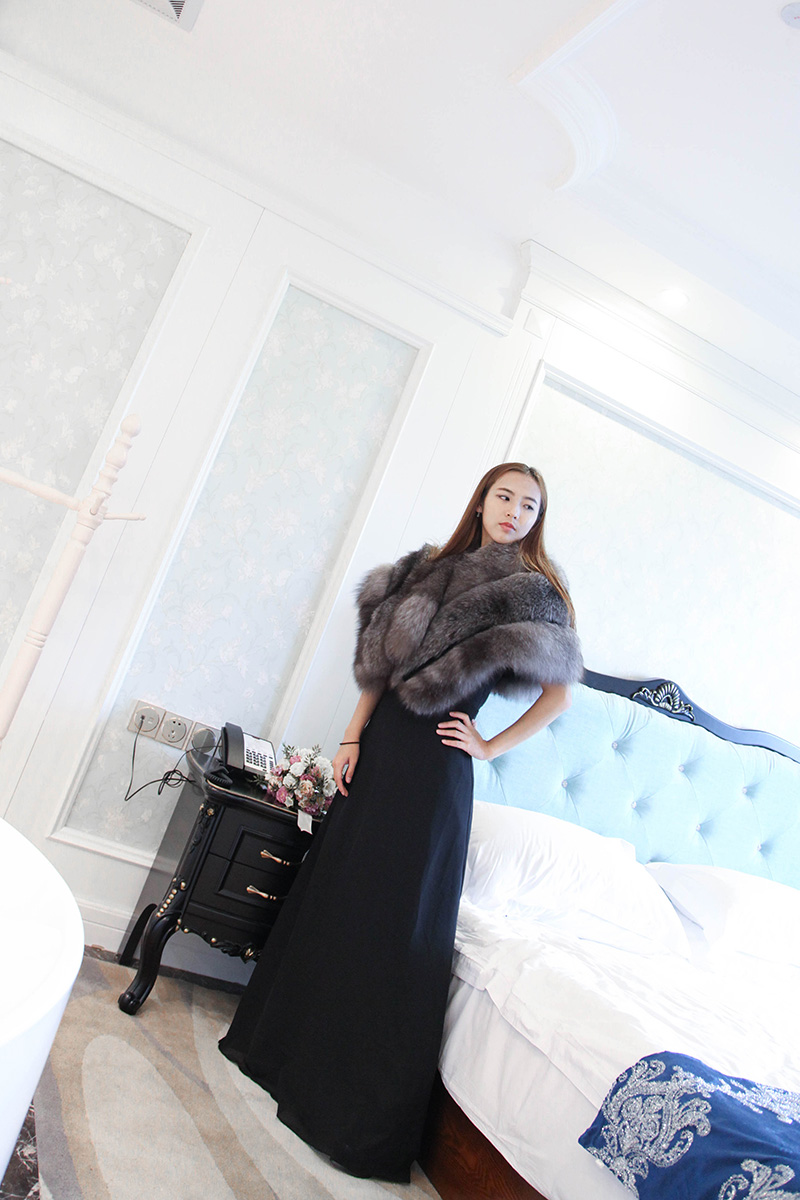 Silver Blue Fox Fur Cape 910 Details 5