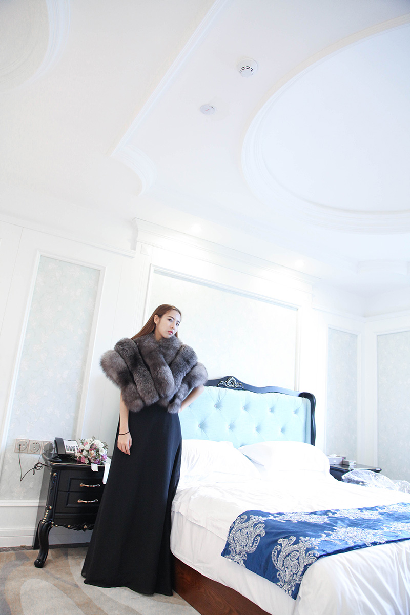 Silver Blue Fox Fur Cape 910 Details 6