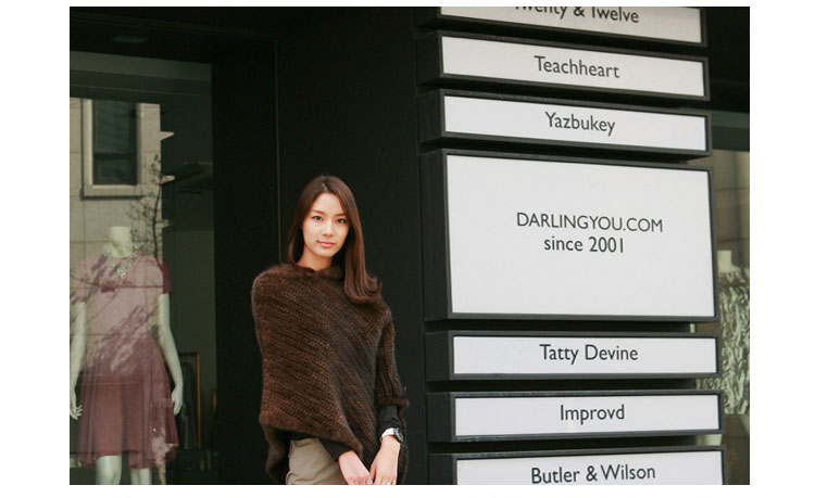 Hooded-Knitted-Mink-Fur-Poncho-840-Details_02