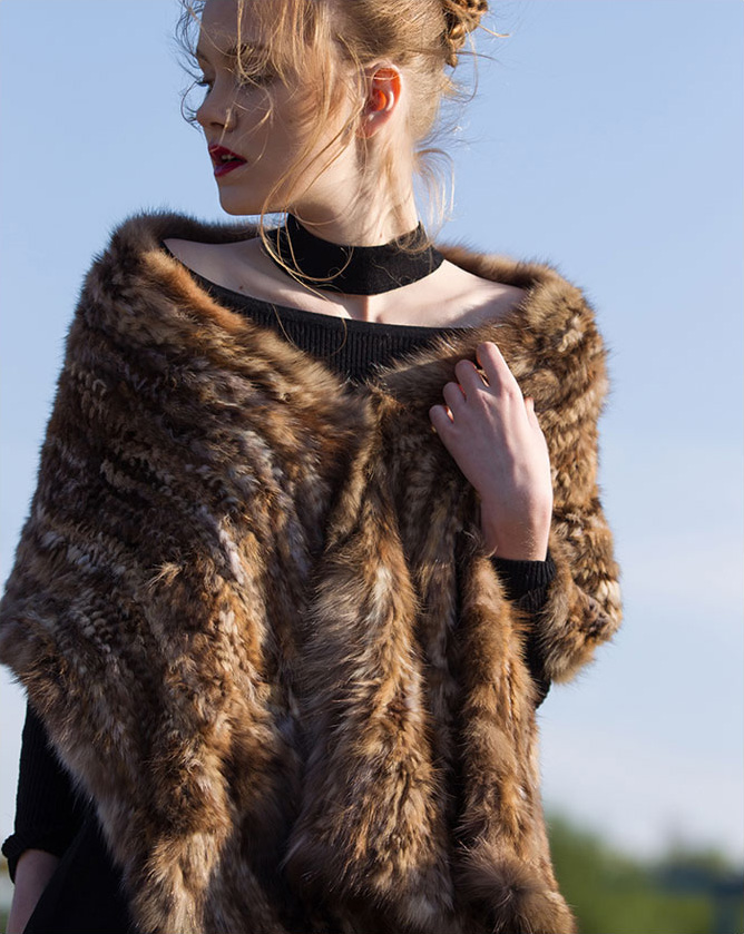 Knitted Sable Fur Shawl 067 Details 2