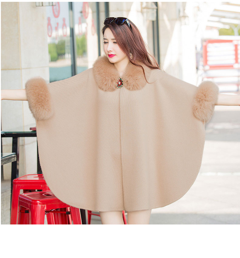 Cashmere-Cape-with-Fox-Fur-Trim-827-Details_06