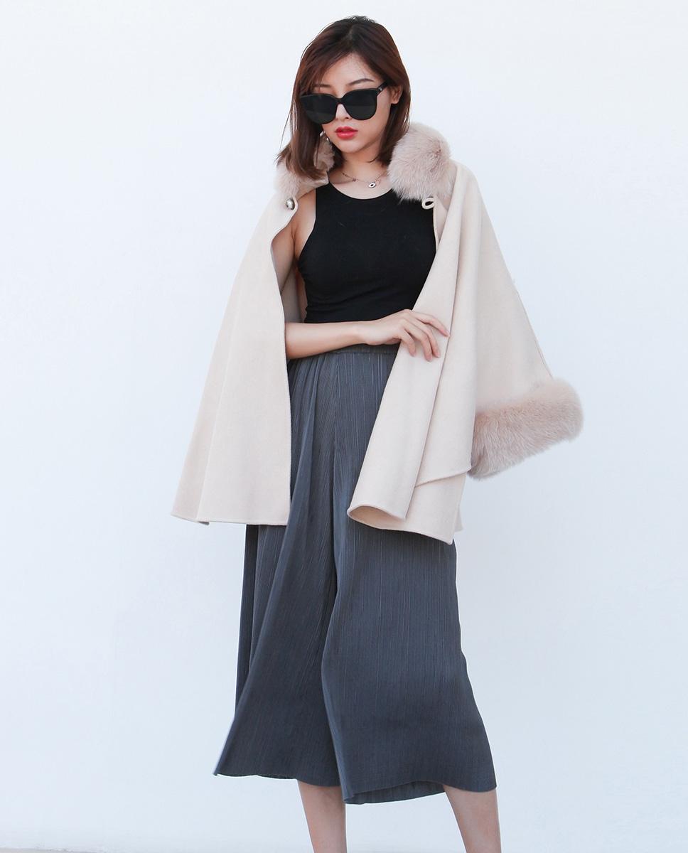 Cashmere Cape with Fox Fur Trim 827cc