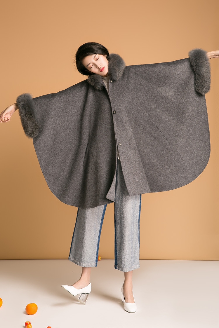 Cashmere Cape with Fox Fur Trim 827d-4