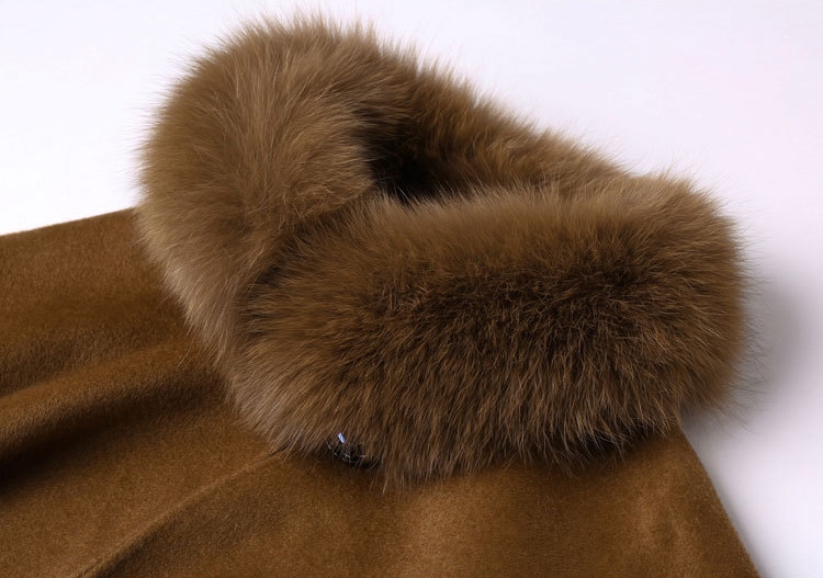 Cashmere Cape with Fox Fur Trim 827e-1