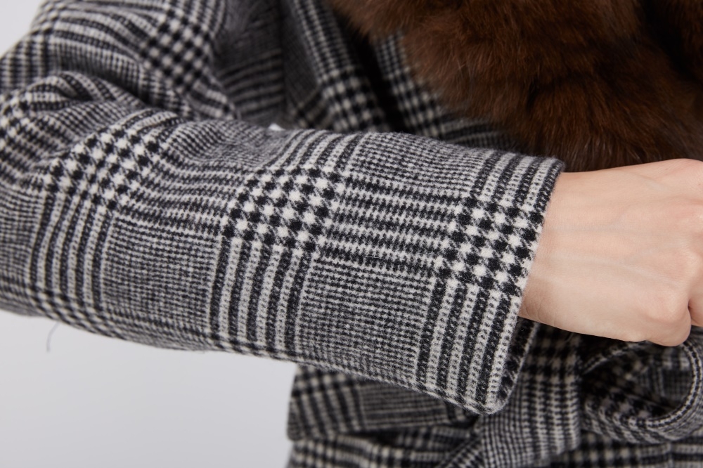Cashmere Long Coat with Fox Fur Collar 235 Details 2