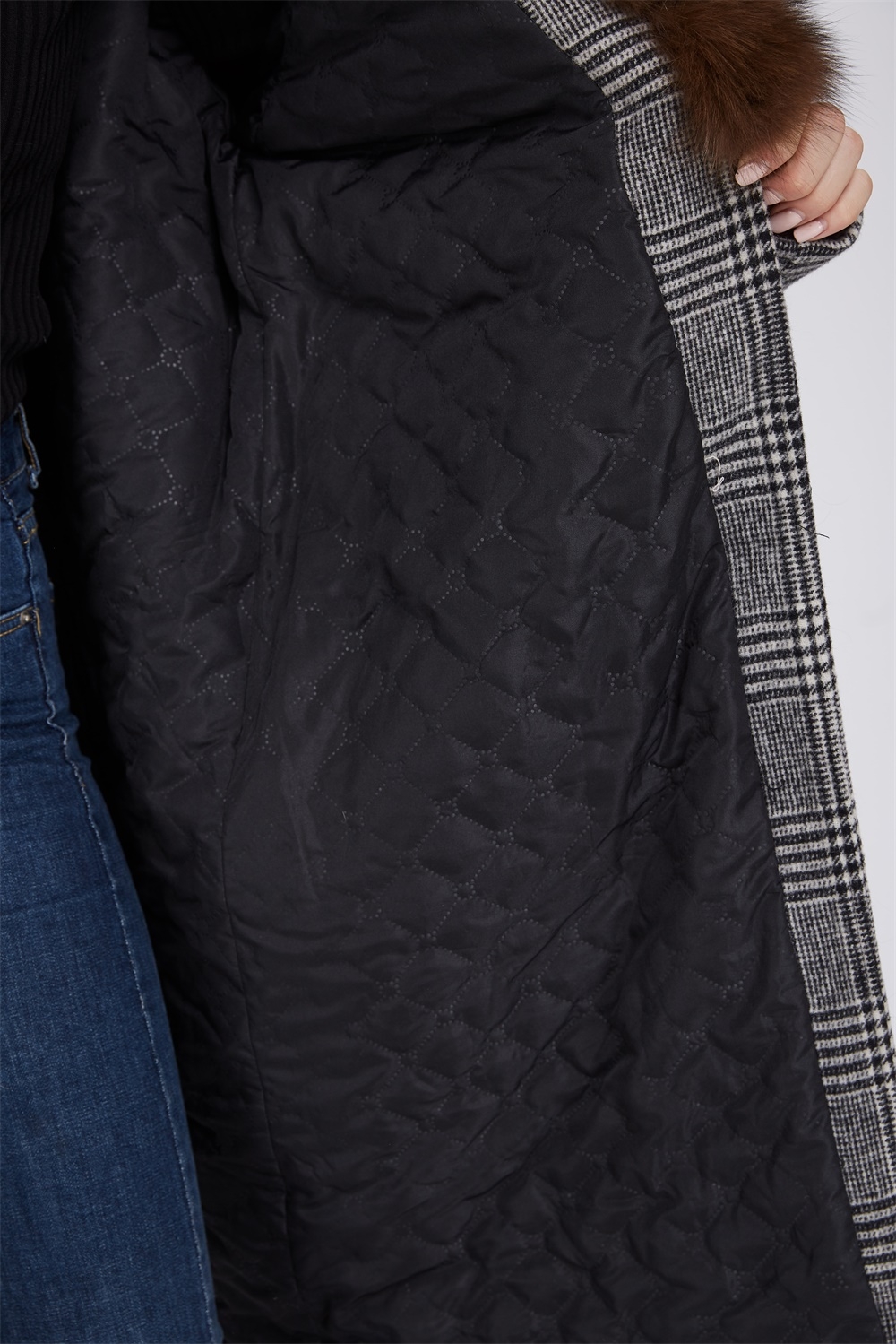Cashmere Long Coat with Fox Fur Collar 235 Details 7