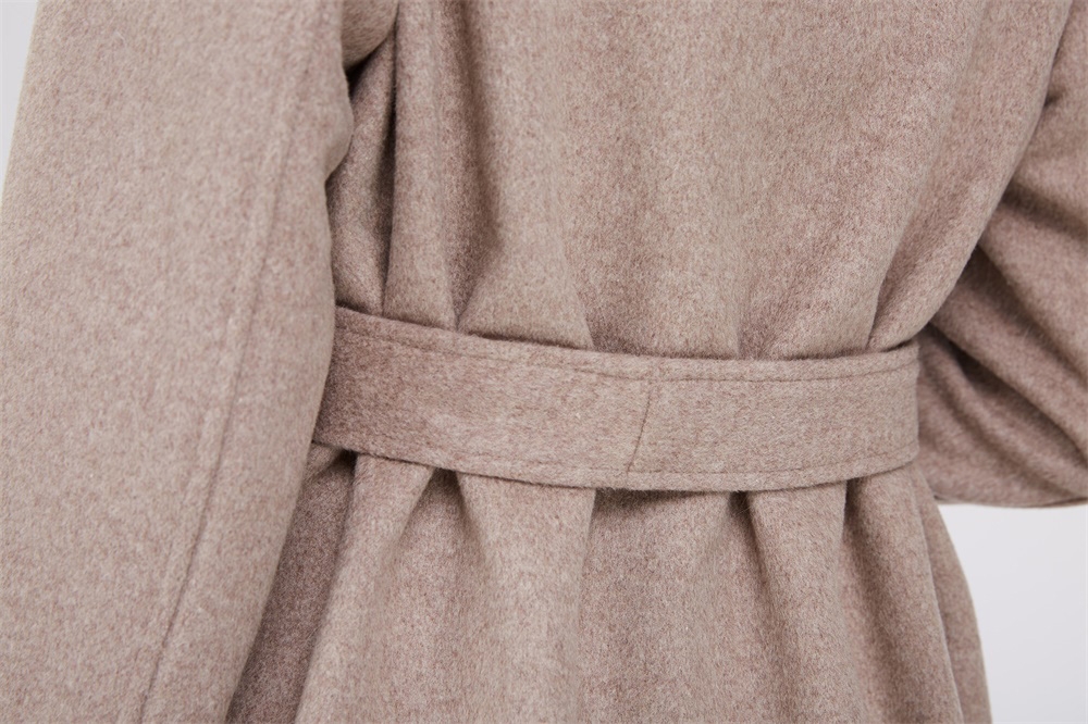 Cashmere Coat with Fox Fur Trim 240 Details 6