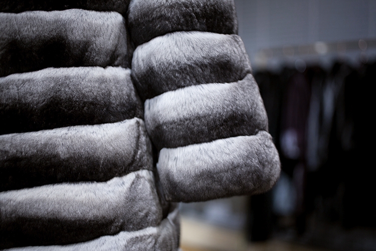 Chinchilla Fur Coat 164 Details 4