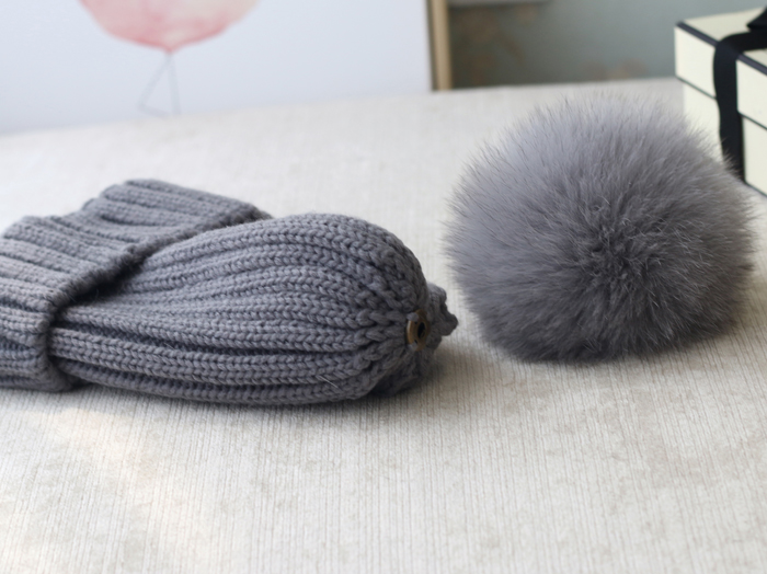Wool Knitting Beanie Hat with Fox Fur Pompom 867 Details 4