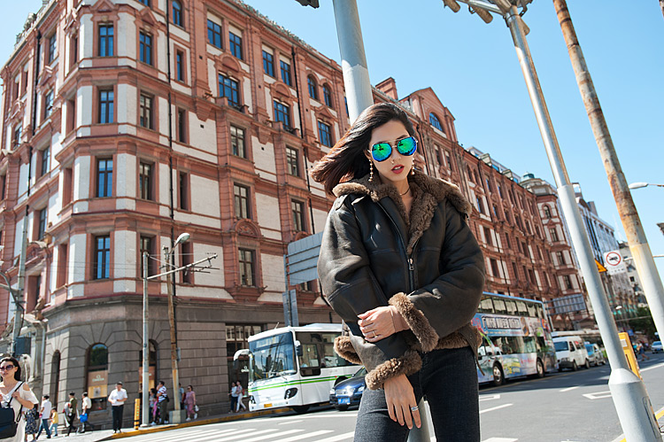 Merino Shearling Sheepskin Bomber Biker Jacket with Hood 090 Details 3