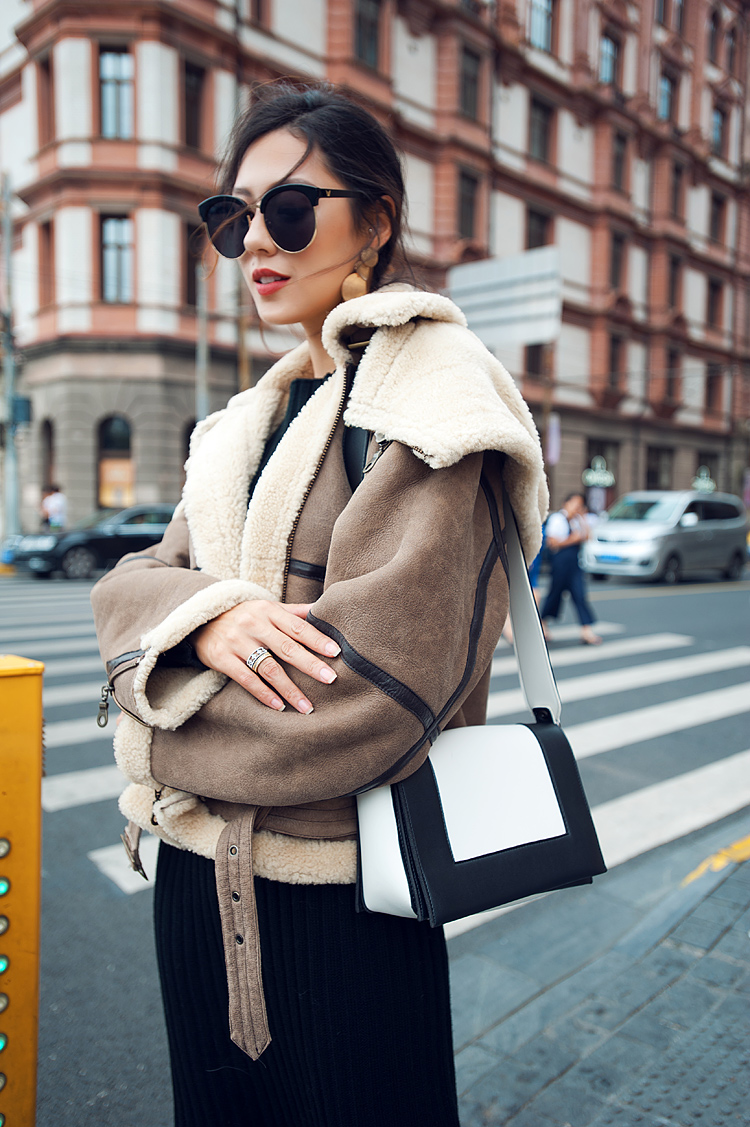 Merino Shearling Sheepskin Bomber Jacket with Hood 091 Details 6