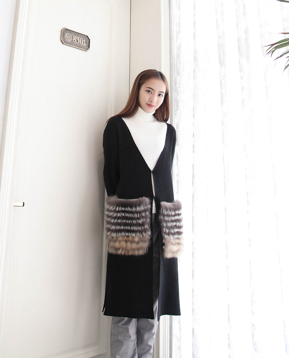 Woollen Sweater Jacket with Fox Fur Trimmed Pockets 911 Details 2