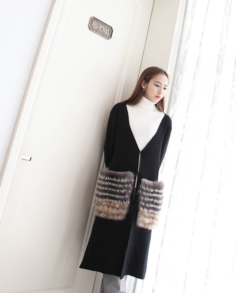 Woollen Sweater Jacket with Fox Fur Trimmed Pockets 911 Details 1