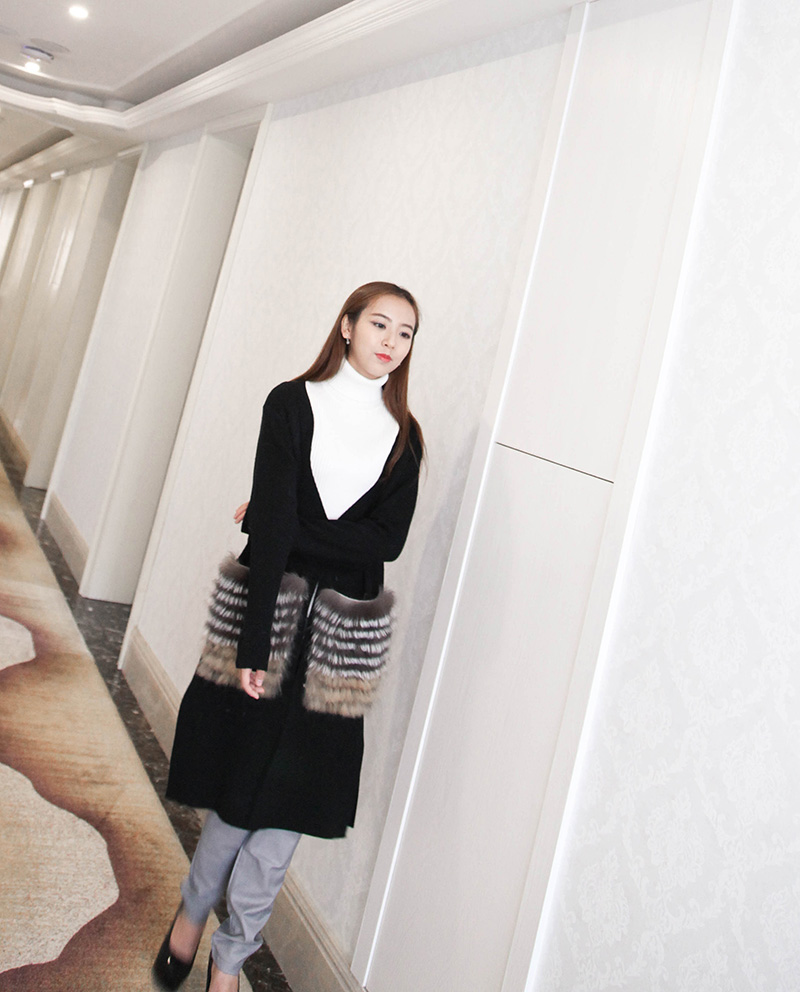 Woollen Sweater Jacket with Fox Fur Trimmed Pockets 911 Details 3