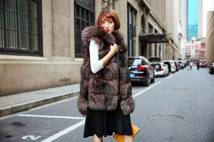 Hooded Silver Fox Fur Vest 693 Coffee Details 1