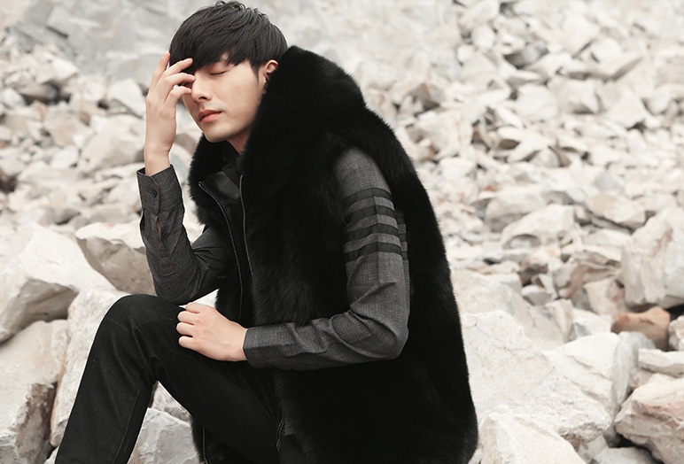 Men's Fox Fur Black Hooded Zip Vest 0009-3
